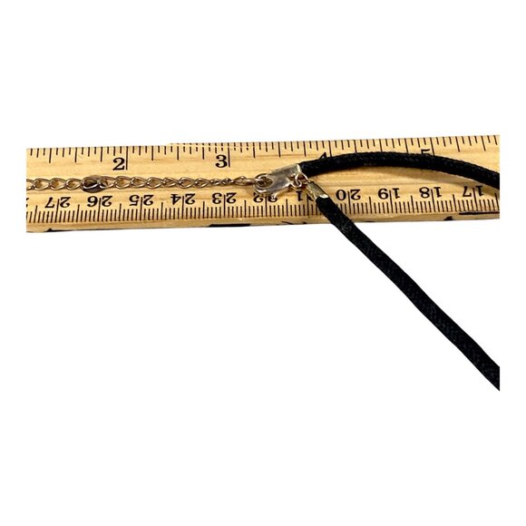 VTG Choker Necklace 14" Pendant UN 1993 Snow Leopard Stamp Cord Y2K Indie Boho - Picture 14 of 16